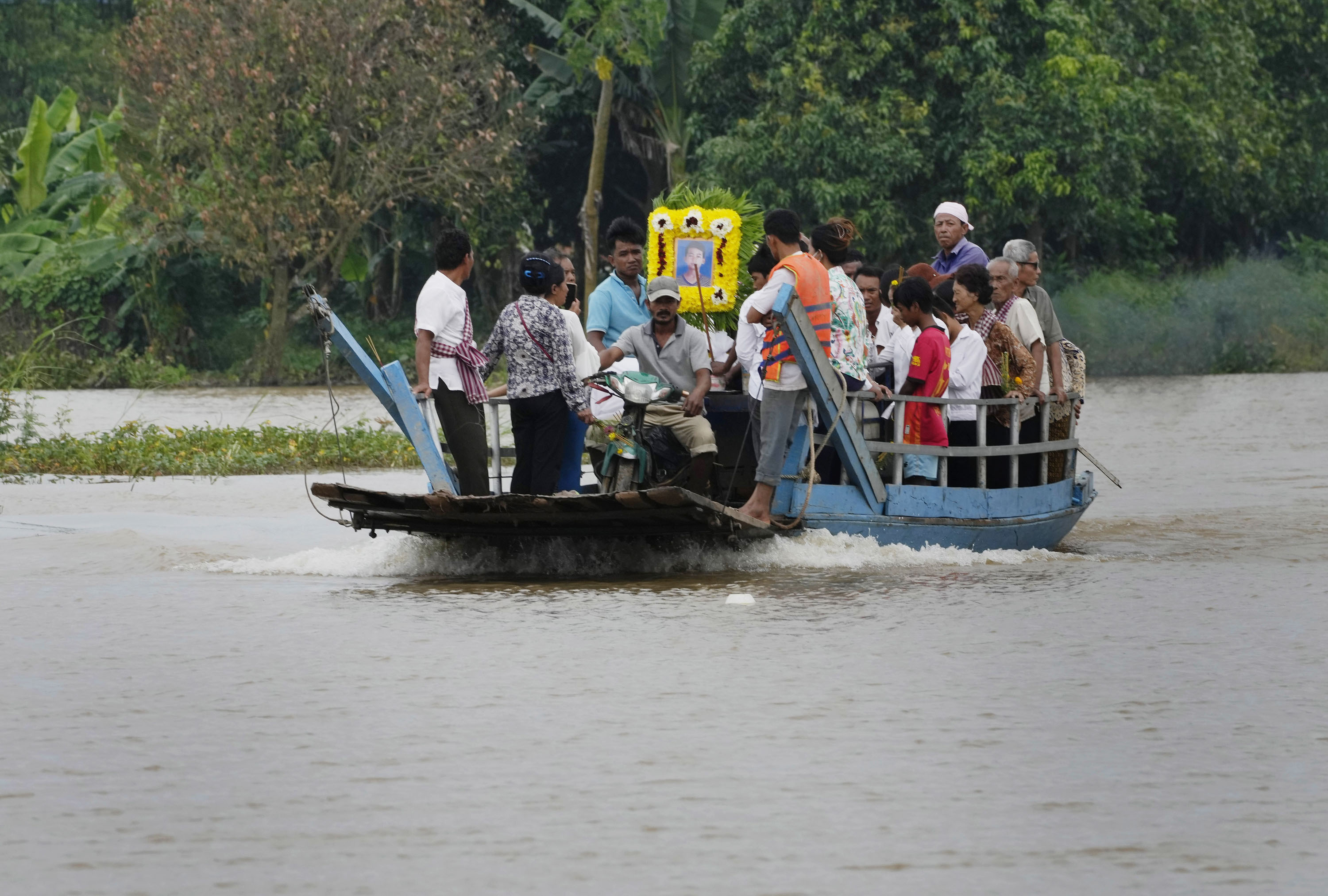 2_ENG_KHM_BoatAccident_10142022 102.JPG